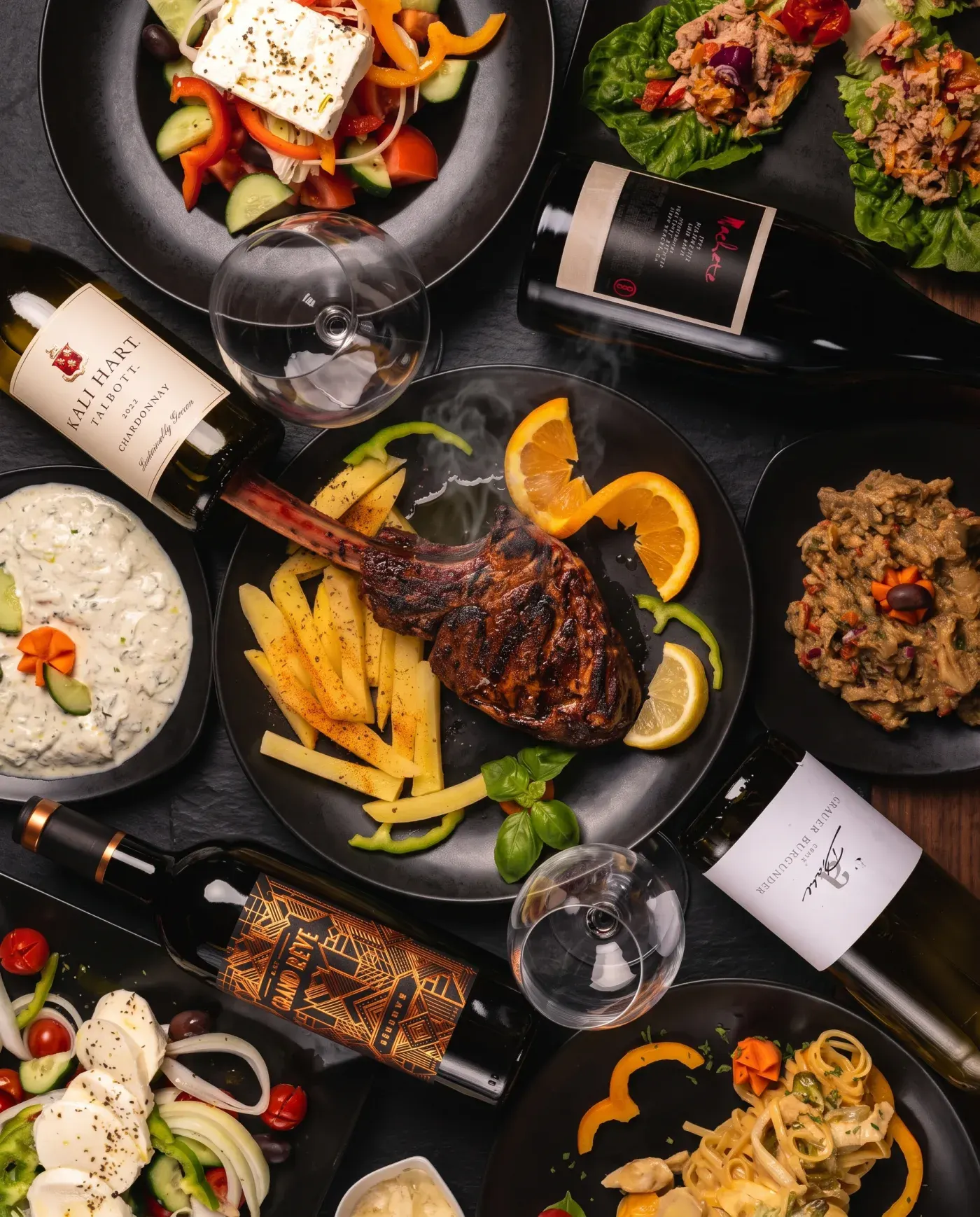 Pirouni Hamburg, Signature-Gericht der griechischen Küche, edel angerichtet